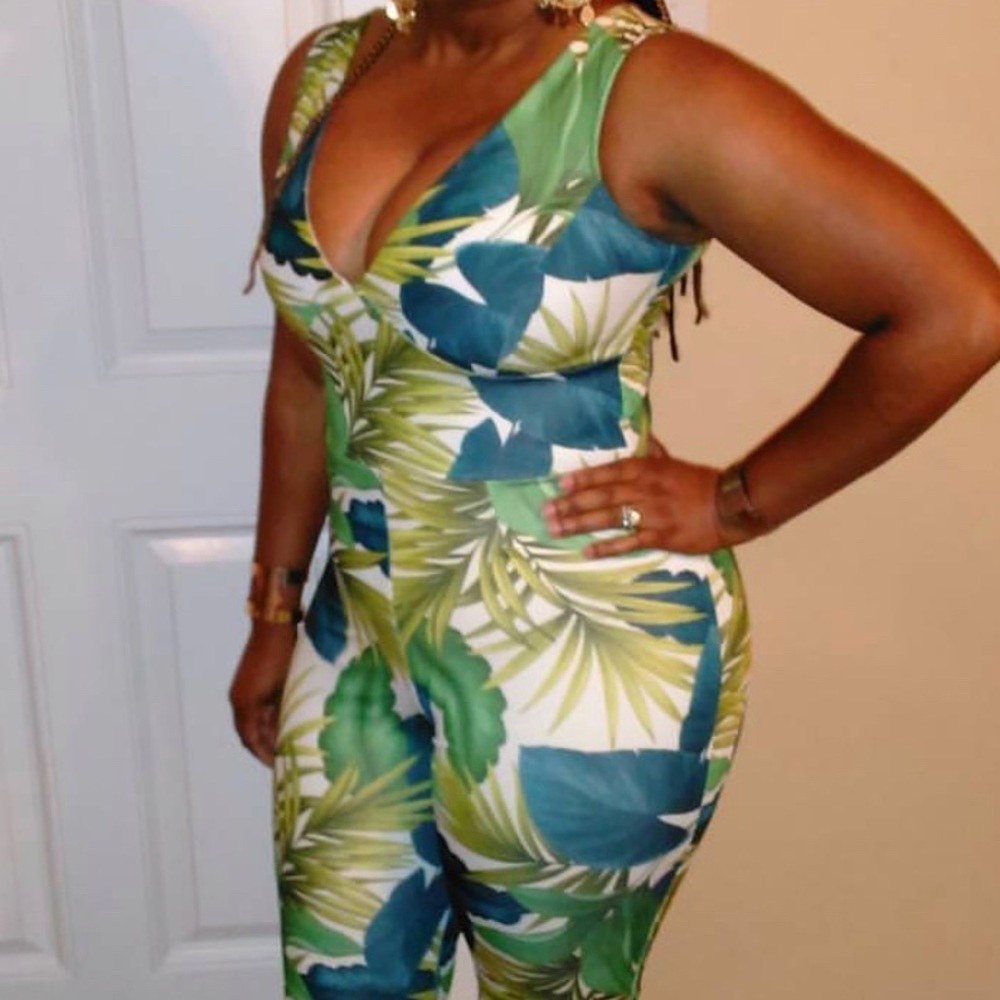 Multicolor jumpsuit, Crisscross straps in the back